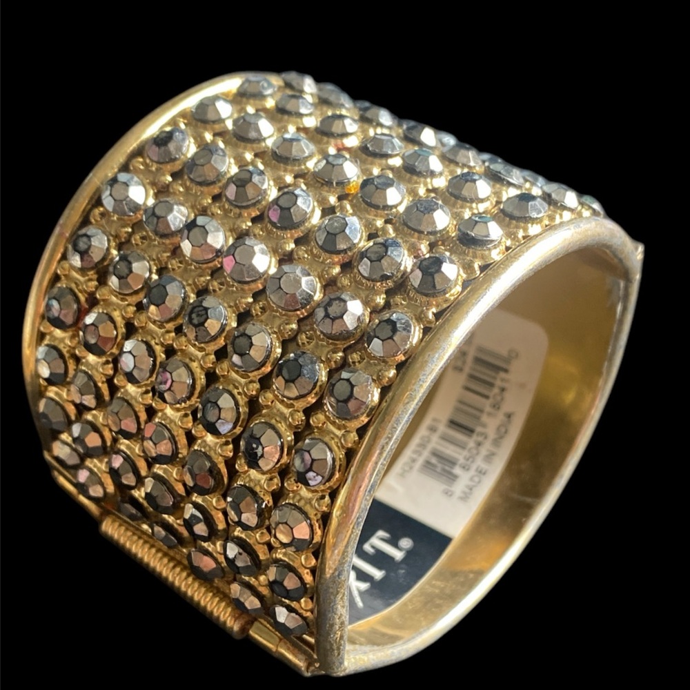 NWT CUFF STYLE BRACELET